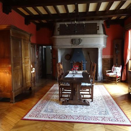 Le Chateau De Vernieres Talizat Buitenkant foto