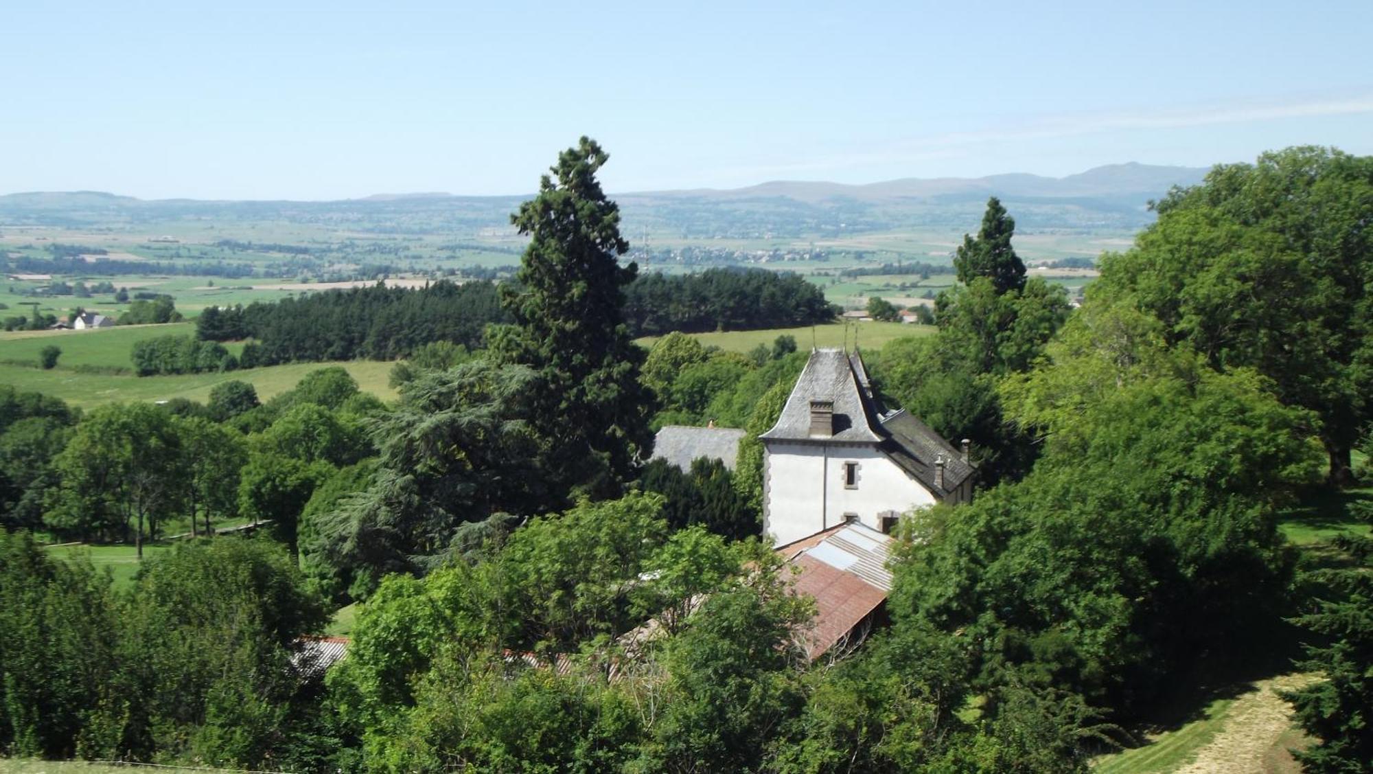 Le Chateau De Vernieres Talizat Buitenkant foto