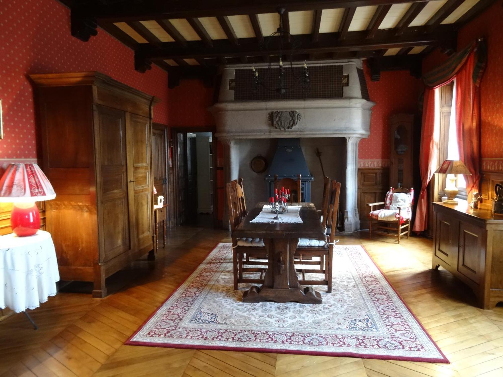 Le Chateau De Vernieres Talizat Buitenkant foto