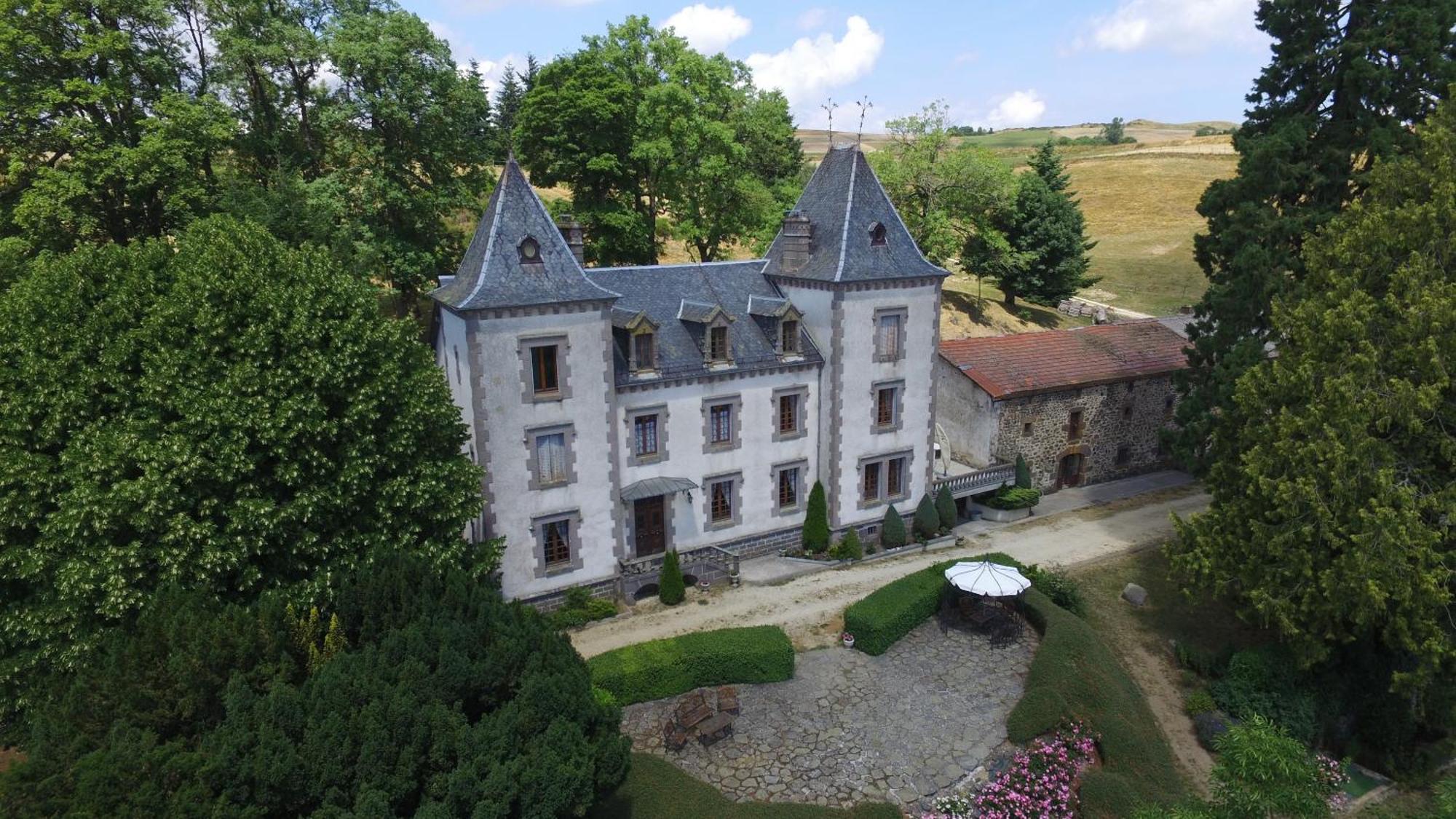 Le Chateau De Vernieres Talizat Buitenkant foto